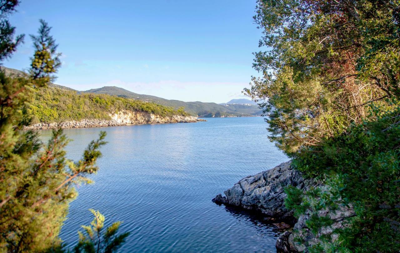 Zavia Resort Sivota  Luaran gambar